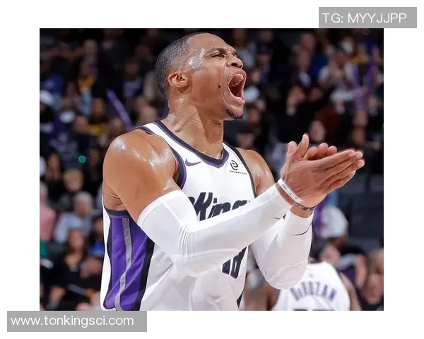 威少24+9+5三分雨落老东家！底薪360万打出场均24+11+8？